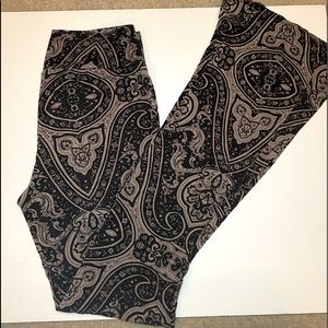 SOLD- Charlotte Russe fit and flare leggings